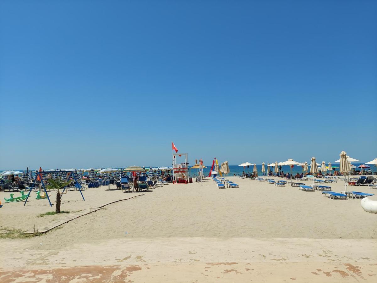 Golden Beach Apartments Durrës 外观 照片